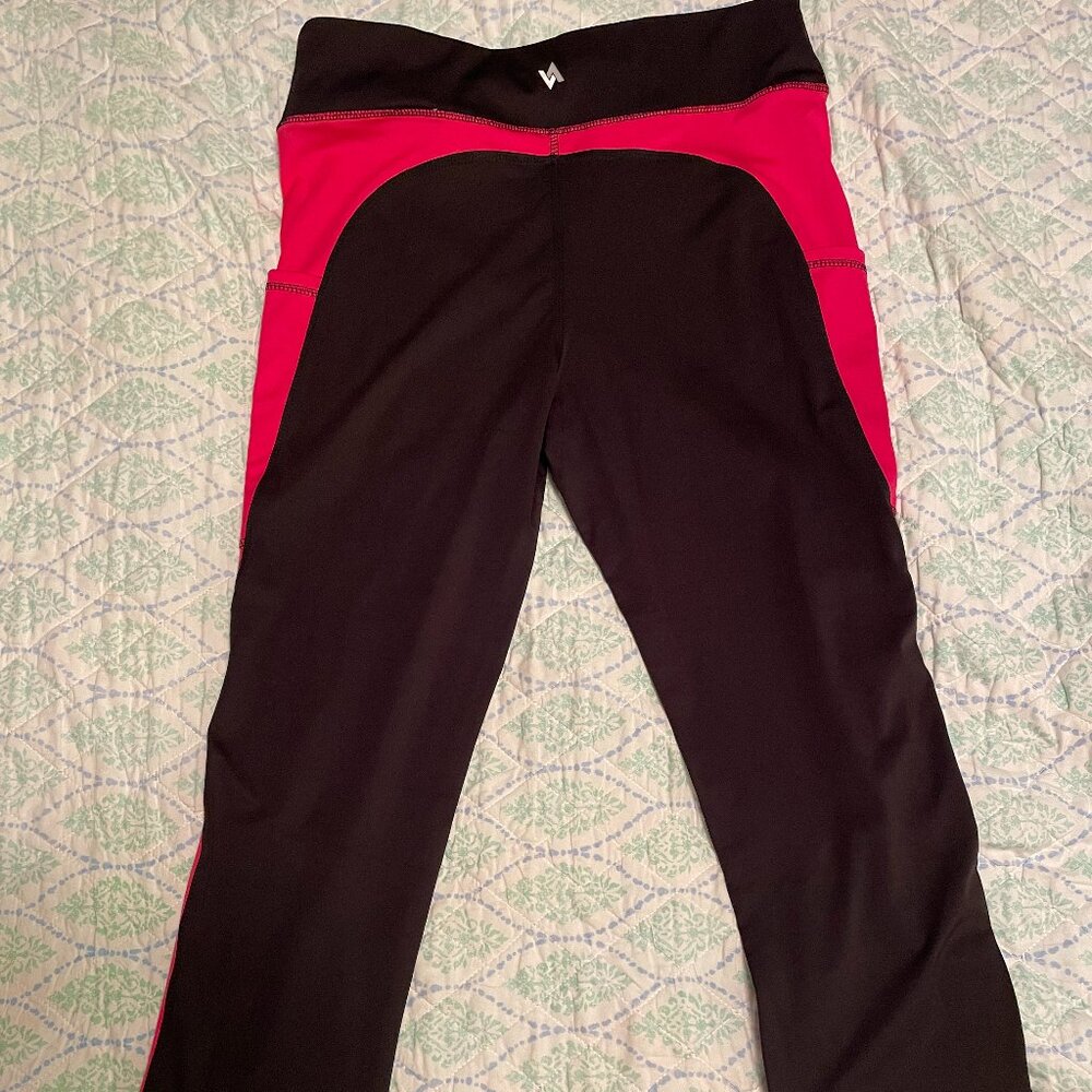 VEVO ACTIVE WOMENS HIGH WAISTED TECH CAPRI LEGGINGS LARGE WITH POCKETS
